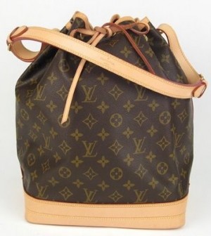 Louis Vuitton Sac Noe #LV #EmmaBrwn  Vuitton outfit, Louis vuitton noe bag,  Noe louis vuitton